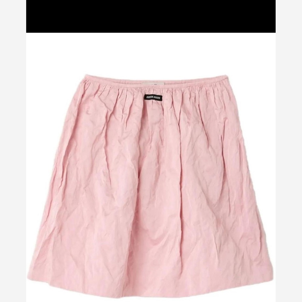 MIU MIU MID SKIRT ‼️ISO‼️
IM LOOKING FOR THIS SKIRT HELP ME PLEASE ‼️
